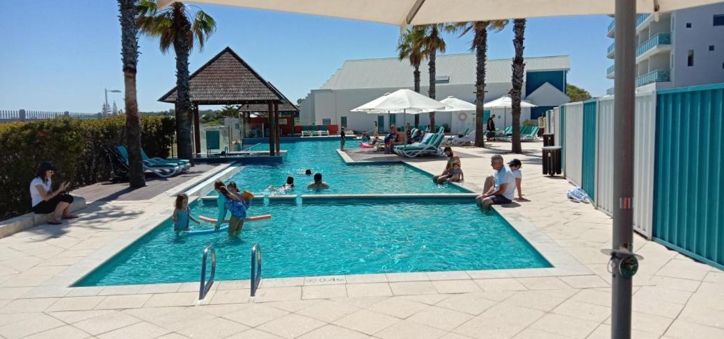 An Ocean,Beachfront And Pool View Apartment 210 Mandurah Buitenkant foto