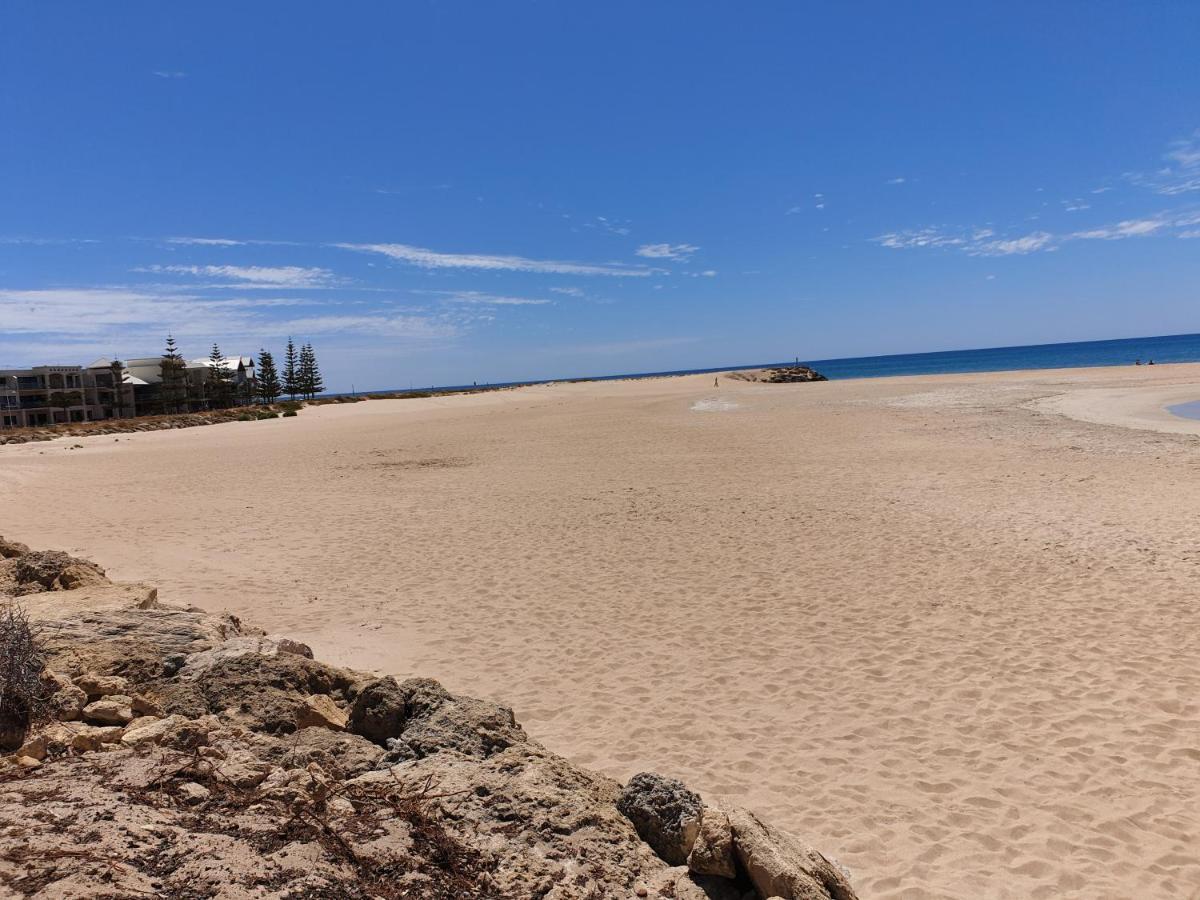 An Ocean,Beachfront And Pool View Apartment 210 Mandurah Buitenkant foto