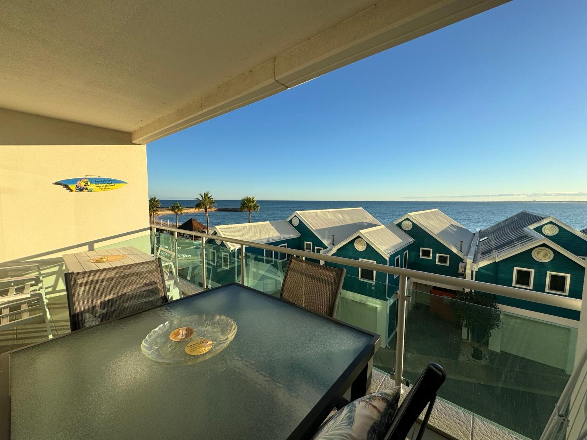 An Ocean,Beachfront And Pool View Apartment 210 Mandurah Buitenkant foto