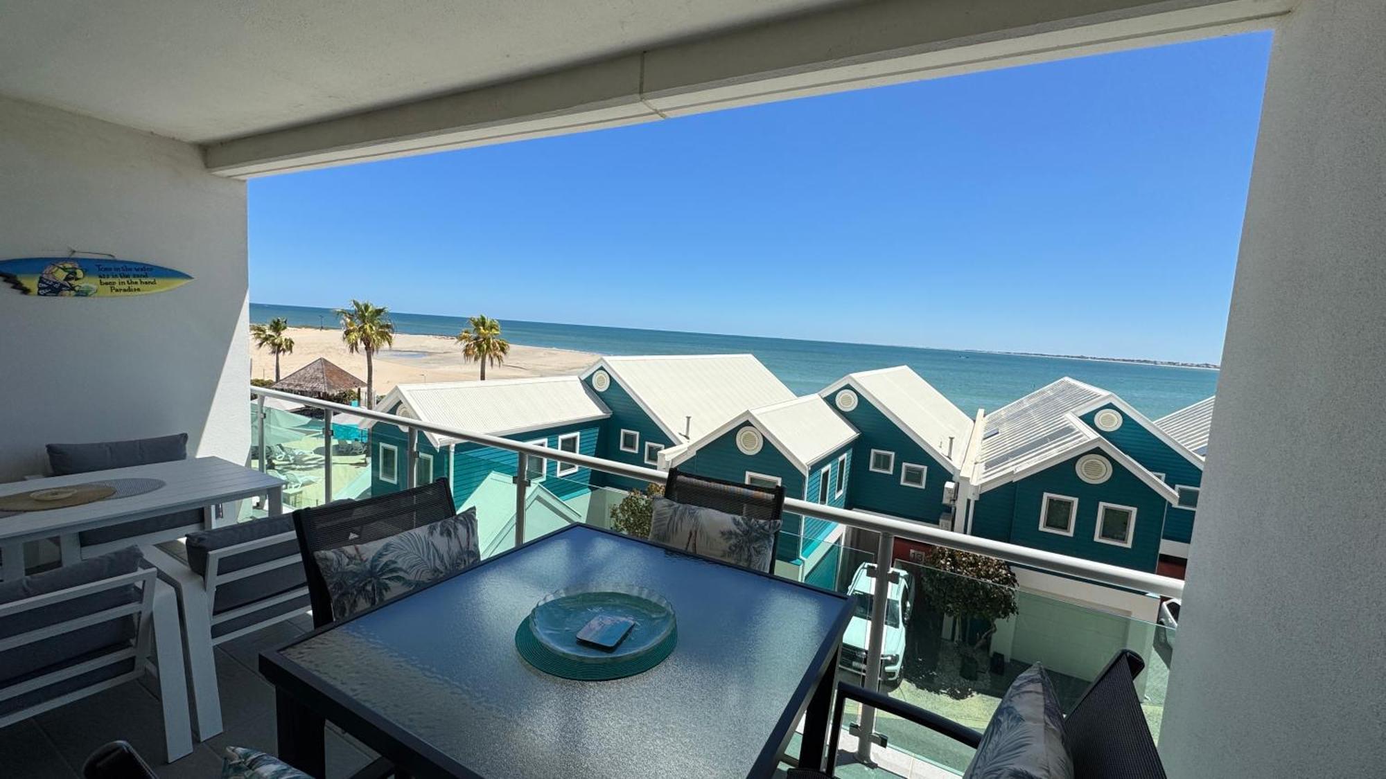 An Ocean,Beachfront And Pool View Apartment 210 Mandurah Buitenkant foto