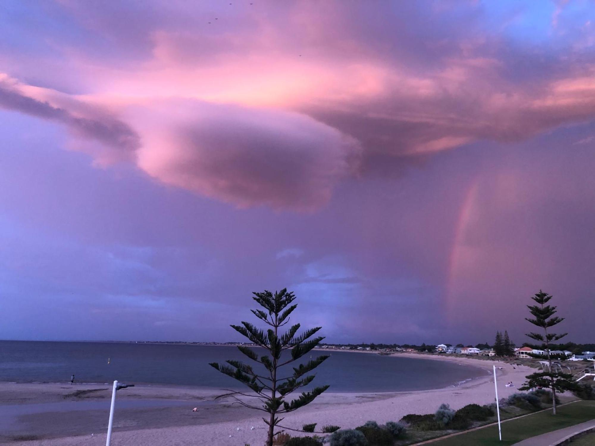 An Ocean,Beachfront And Pool View Apartment 210 Mandurah Buitenkant foto