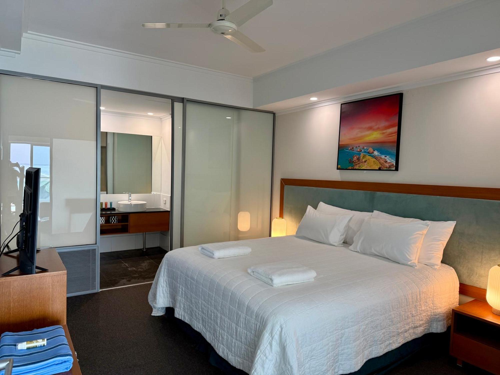 An Ocean,Beachfront And Pool View Apartment 210 Mandurah Buitenkant foto