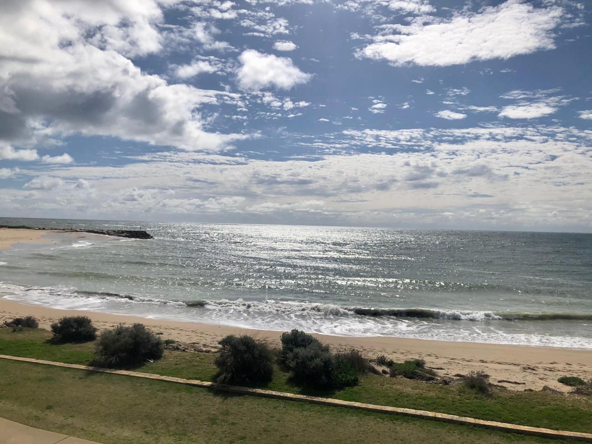 An Ocean,Beachfront And Pool View Apartment 210 Mandurah Buitenkant foto